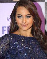 Sonakshi Sinha at Zee Cine Awards 2016