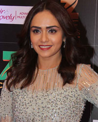 Amruta Khanvilkar at Zee Cine Awards 2017