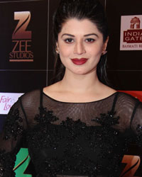 Kainaat Arora at Zee Cine Awards 2017