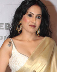 Kamya Panjabi at Zee Rishtey Awards 2017