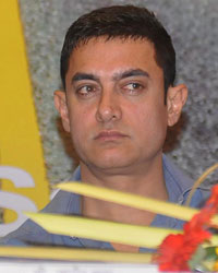 Aamir Khan gives tips on Road Safety