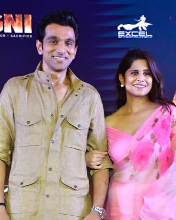 Pratik Gandhi and Sai Tamhankar