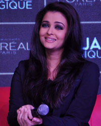 Aishwarya Rai Launches Kajal Magique