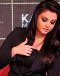 Aishwarya Launches Kajal Magique