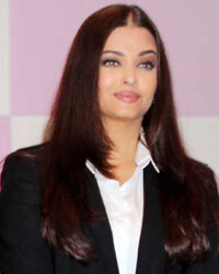 Aishwarya Unveils Stem Cell Banking by Life Cell