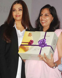 Aishwarya Unveils Stem Cell Banking by Life Cell