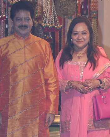 Udit Narayan and  Deepa Narayan Jha