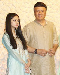 Anu Malik with wife and daughters