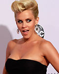 Jenny McCarthy arrives at the 40th American Music Awards in Los Angeles