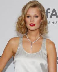 Toni Garrn