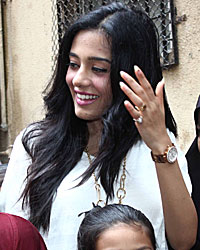 Amrita Rao Visits Pratham NGO