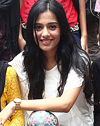 Amrita Rao Visits Pratham NGO