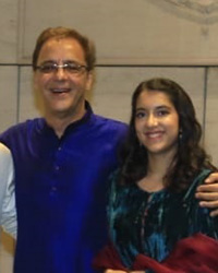 Vidhu Vinod Chopra and Anupama Chopra with their kids Agni and Ishaa