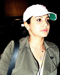 Anushka Sharma Leaves for Barcelona to shoot for Zoya Akhtar's 'Dil Dhadakne'