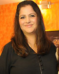 Arti Razdan hosts a Tarot card predictions foe 21-12-12 and charity Event