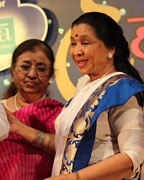 Asha Bhosle Receive Hridayanath Mangeshkar Award