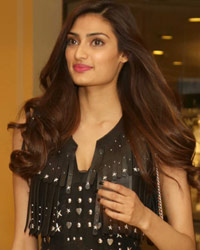 Athiya Shetty