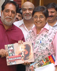 Autobiography of RT Chawla 'Bollywood Mein 30 Varsh Ke Safar Ki Sunahari Yaadein' unveiled