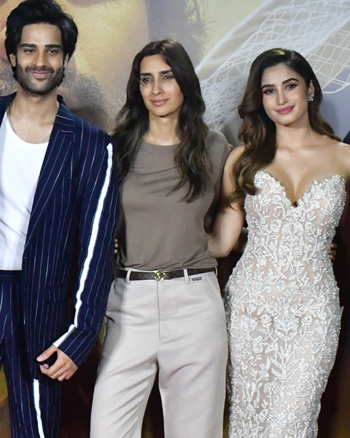 Abhishek Kapoor, Aaman Devgan, Pragya Kapoor, Rasha Thadani and Ronnie Screwvala