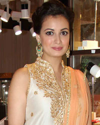 Dia Mirza