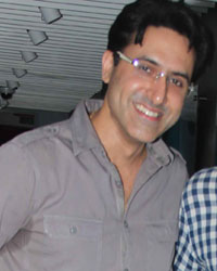 Sumeet Sachdev (L)