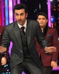 Ranbir and Rishi Kapoor promote Besharam movie on the sets of Jhalak Dikhhla Jaa