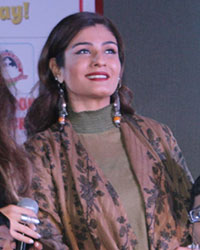 Kanika Kapoor and Raveena