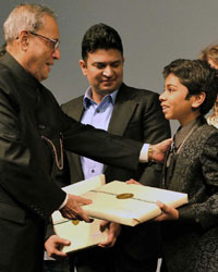 Pranab Mukherjee, Amitabh Bachchan and Bhushan Kumar