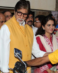 Big B Flags off Tiger Conservation Bike Rally