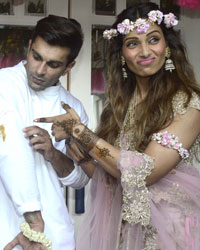 Bipasha Basu and Karan Singh Grover Mehendi