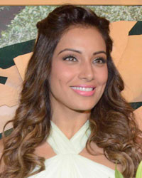 Bipasha Basu Launches Korean Naturalism Beauty Brand Iznnisfree