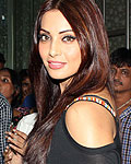 Bipasha Basu puts 'Nazar Battu' on auto-rickshaws at traffic signals to promote Raaz 3