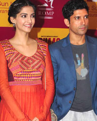 Rakeysh Omprakash Mehra, Sonam Kapoor and Farhan Akhtar