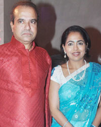 Suresh Wadkar with wife Padma