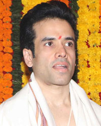 Jeetendra and Tusshar Kapoor