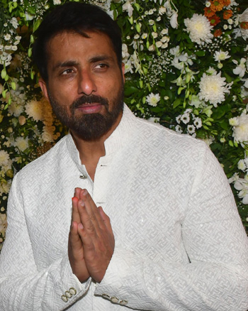 Sonu Sood at Ganapati bappa darshan