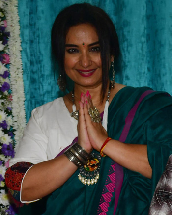 Divya Dutta welcomes Ganpati at her residence