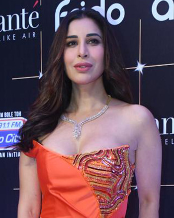 Sophie Choudry