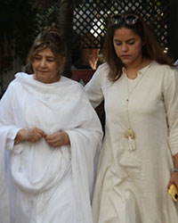 Bollywood Pays Last Respect To Shaukat Azmi