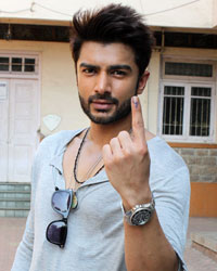 Bollywood Stars Cast their Votes