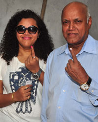 Bollywood Stars Cast their Votes