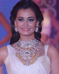 Dia Mirza