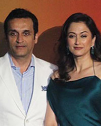 Gayatri Joshi with husband Vikas Oberoi