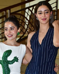 Uorfi Javed and ananya Panday