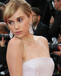 Suki Waterhouse