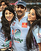 CCL 3 match between Chennai Rhinos and Bhojpuri Dabanggs