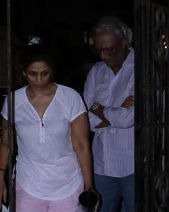 Celebs Visit Malaika Arora After Her Father`s-Death