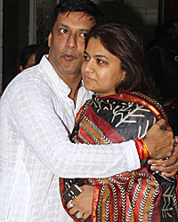 Condolence Meet of Madhur Bhandarkar's Mother Shanta Bhandarkar