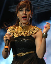 Neeti Mohan performing at The Country Club, Mumbai