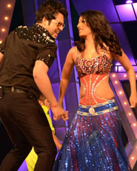 Kashmira and Krushna performing at The Country Club, Mumbai